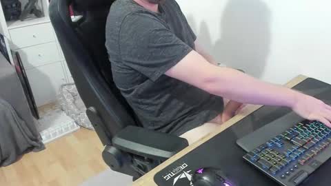 Snapshot of thommy2008 chatting on 3, 11, 2025 thommy2008 online show from 3, 11, 2025