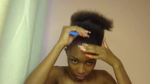Snapshot of thotiana007 chatting on 12, 9, 2025 thotiana007 online show from 12, 9, 2025