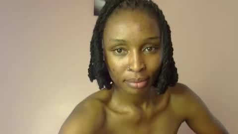 Snapshot of thotiana007 chatting on 17, 9, 2025 thotiana007 online show from 17, 9, 2025