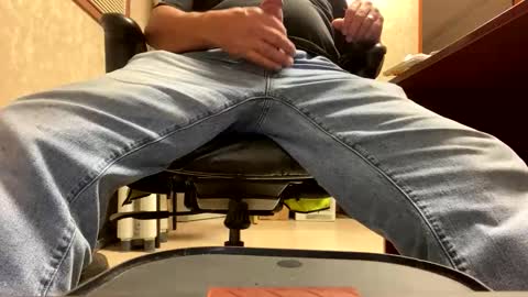 Snapshot of throbbing_jim chatting on 15, 11, 2025 Jim online show from 15, 11, 2025