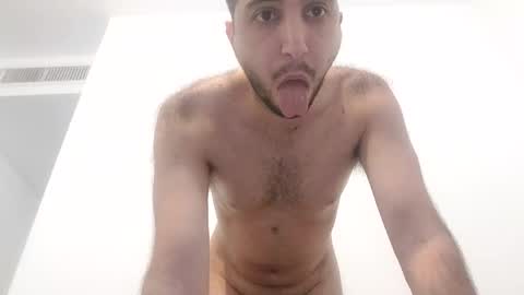 Snapshot of thuhunter chatting on 12, 5, 2026 SlaveBoy26 online show from 12, 5, 2026