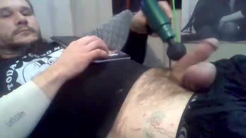 Snapshot of thunder8u42 chatting on 19, 11, 2025 thunder8u42 online show from 19, 11, 2025