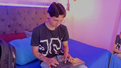 Snapshot of tian_sex chatting on 22, 5, 2026 online show from 22, 5, 2026