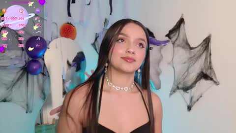 Tiana Le online show from 28, 10, 2025