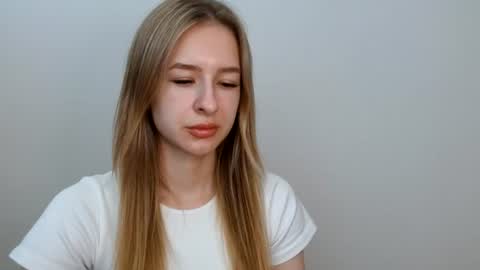 Snapshot of tiarasmile chatting on 26, 6, 2026 Tiara online show from 26, 6, 2026