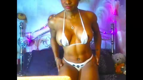 Snapshot of tiffanilove chatting on 27, 1, 2025 Tiffani Love online show from 27, 1, 2025