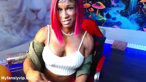 Snapshot of tiffanilove chatting on 19, 10, 2025 Tiffani Love online show from 19, 10, 2025