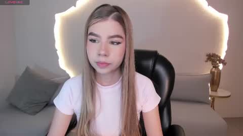 Tiffanny Sins online show from 16, 7, 2026