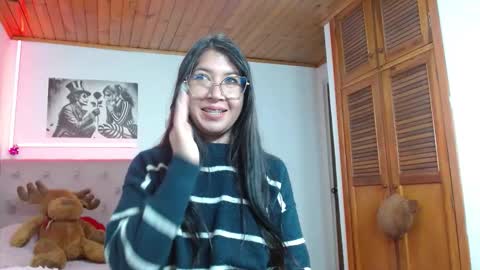 Snapshot of tiffany_beauty18 chatting on 8, 10, 2025 Tifanny online show from 8, 10, 2025