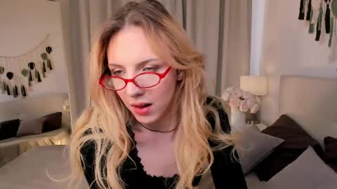 Snapshot of tiffany_king chatting on 10, 5, 2026 Tiffany online show from 10, 5, 2026