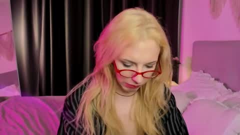 Snapshot of tiffany_king chatting on 16, 5, 2026 Tiffany online show from 16, 5, 2026