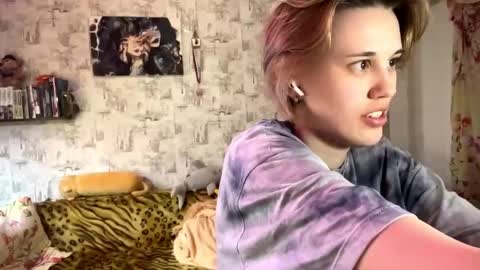 Snapshot of tiffanydziewanowski chatting on 12, 4, 2026 Tiffany online show from 12, 4, 2026