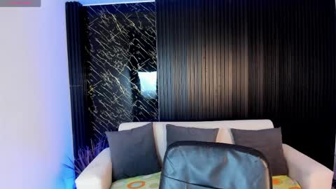 tiffanyhoustton online show from 9, 4, 2026