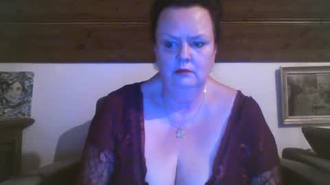 TiffanyMature online show from 9, 4, 2026