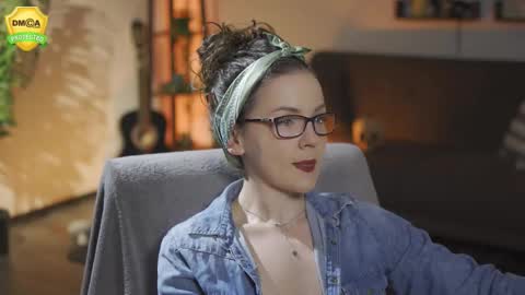 tiffanyriox online show from 5, 3, 2026