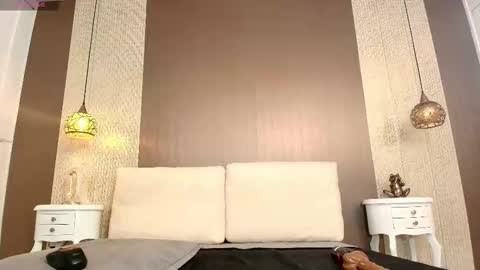 T I F F A N Y online show from 5, 12, 2025