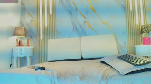 T I F F A N Y online show from 15, 4, 2026