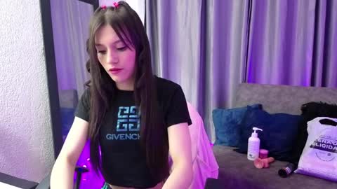 tiinajonus_ online show from 6, 4, 2026