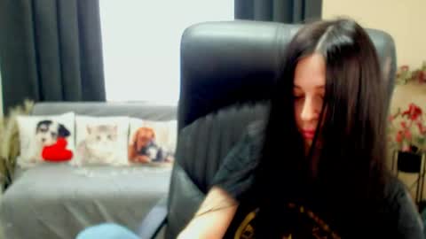 Snapshot of timeparadice chatting on 7, 5, 2026 Luisa online show from 7, 5, 2026