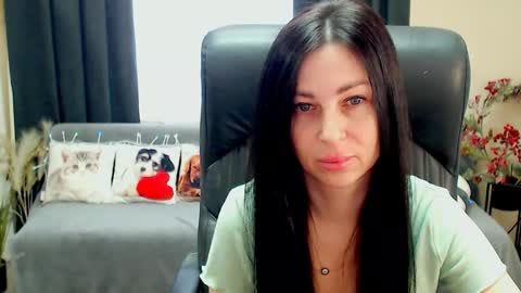 Snapshot of timeparadice chatting on 25, 5, 2026 Luisa online show from 25, 5, 2026