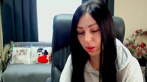 Snapshot of timeparadice chatting on 4, 6, 2026 Luisa online show from 4, 6, 2026