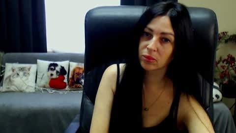 Snapshot of timeparadice chatting on 1, 7, 2026 Luisa online show from 1, 7, 2026