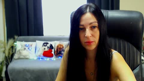 Snapshot of timeparadice chatting on 4, 8, 2026 Luisa online show from 4, 8, 2026