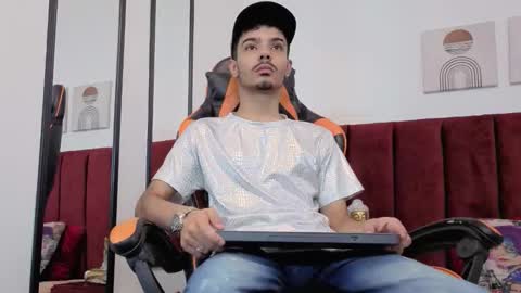 Evans  online show from 14, 10, 2025