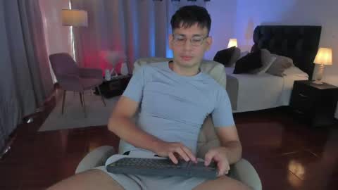 Snapshot of timothy_jones1 chatting on 20, 4, 2026 timi jones online show from 20, 4, 2026