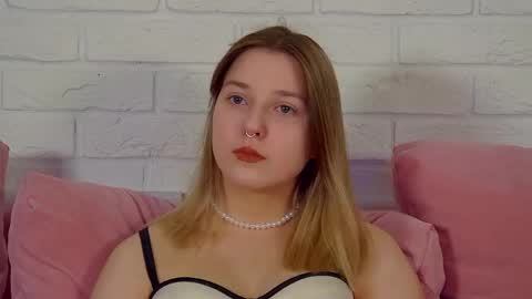 Snapshot of tinaburton chatting on 21, 4, 2026 TinaBurton online show from 21, 4, 2026