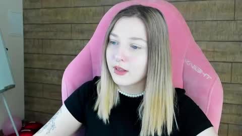 Snapshot of tinaburton chatting on 22, 4, 2026 TinaBurton online show from 22, 4, 2026