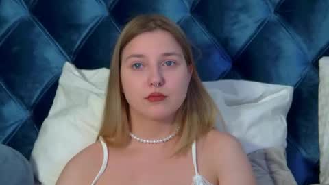Snapshot of tinaburton chatting on 29, 4, 2026 TinaBurton online show from 29, 4, 2026
