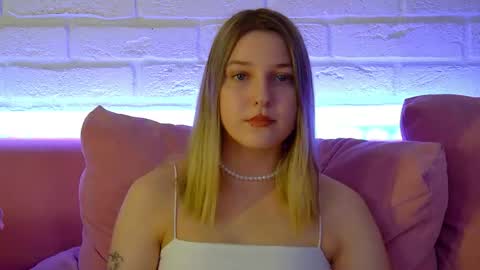 Snapshot of tinaburton chatting on 3, 5, 2026 TinaBurton online show from 3, 5, 2026