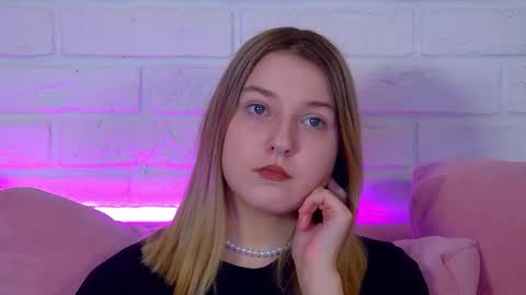 Snapshot of tinaburton chatting on 11, 5, 2026 TinaBurton online show from 11, 5, 2026