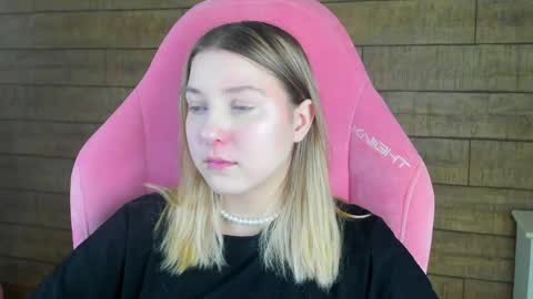 Snapshot of tinaburton chatting on 21, 5, 2026 TinaBurton online show from 21, 5, 2026