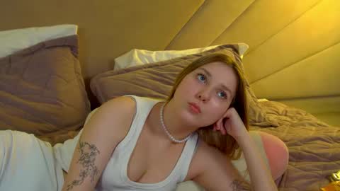 Snapshot of tinaburton chatting on 27, 5, 2026 TinaBurton online show from 27, 5, 2026