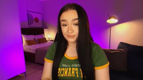 hi im curvy babyface girlie Tina online show from 13, 2, 2026