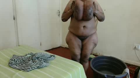 Snapshot of tinagiant chatting on 16, 1, 2025 tinagiant online show from 16, 1, 2025