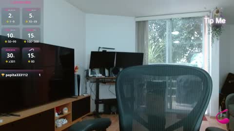 Snapshot of tiny_caroline chatting on 25, 11, 2025 Tiny Caroline online show from 25, 11, 2025