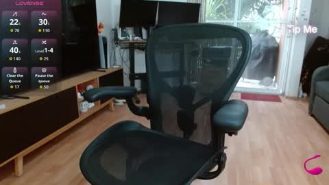 Snapshot of tiny_caroline chatting on 27, 11, 2025 Tiny Caroline online show from 27, 11, 2025