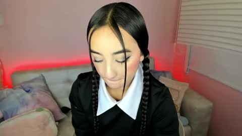 tiny_cora online show from 13, 4, 2026