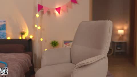 Snapshot of tiny_miracle chatting on 2, 3, 2025 Lyssa online show from 2, 3, 2025