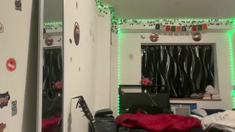 tinydaisy22 online show from 3, 3, 2026