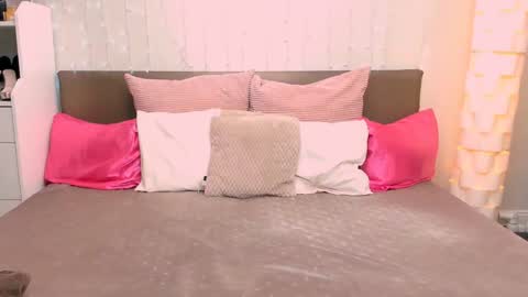 TinyDorina online show from 14, 1, 2025