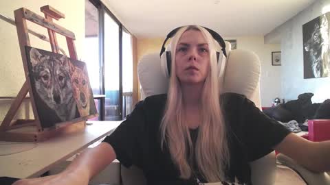 stage Kylie Sinner  brand CLITBAIT online show from 2, 11, 2025