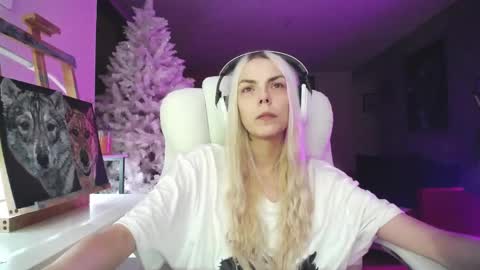 stage Kylie Sinner  brand CLITBAIT online show from 18, 11, 2025