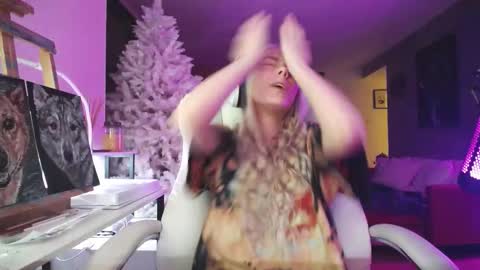 stage Kylie Sinner  brand CLITBAIT online show from 26, 11, 2025