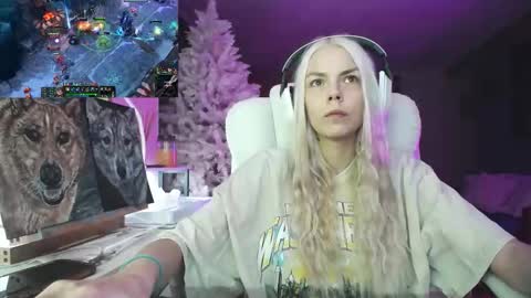 stage Kylie Sinner  brand CLITBAIT online show from 27, 11, 2025