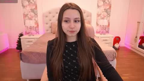 Snapshot of tinynataliee chatting on 18, 1, 2026 tinynataliee online show from 18, 1, 2026