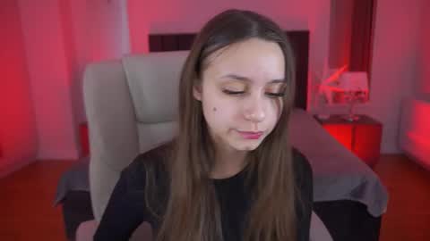 Snapshot of tinynataliee chatting on 8, 2, 2026 tinynataliee online show from 8, 2, 2026